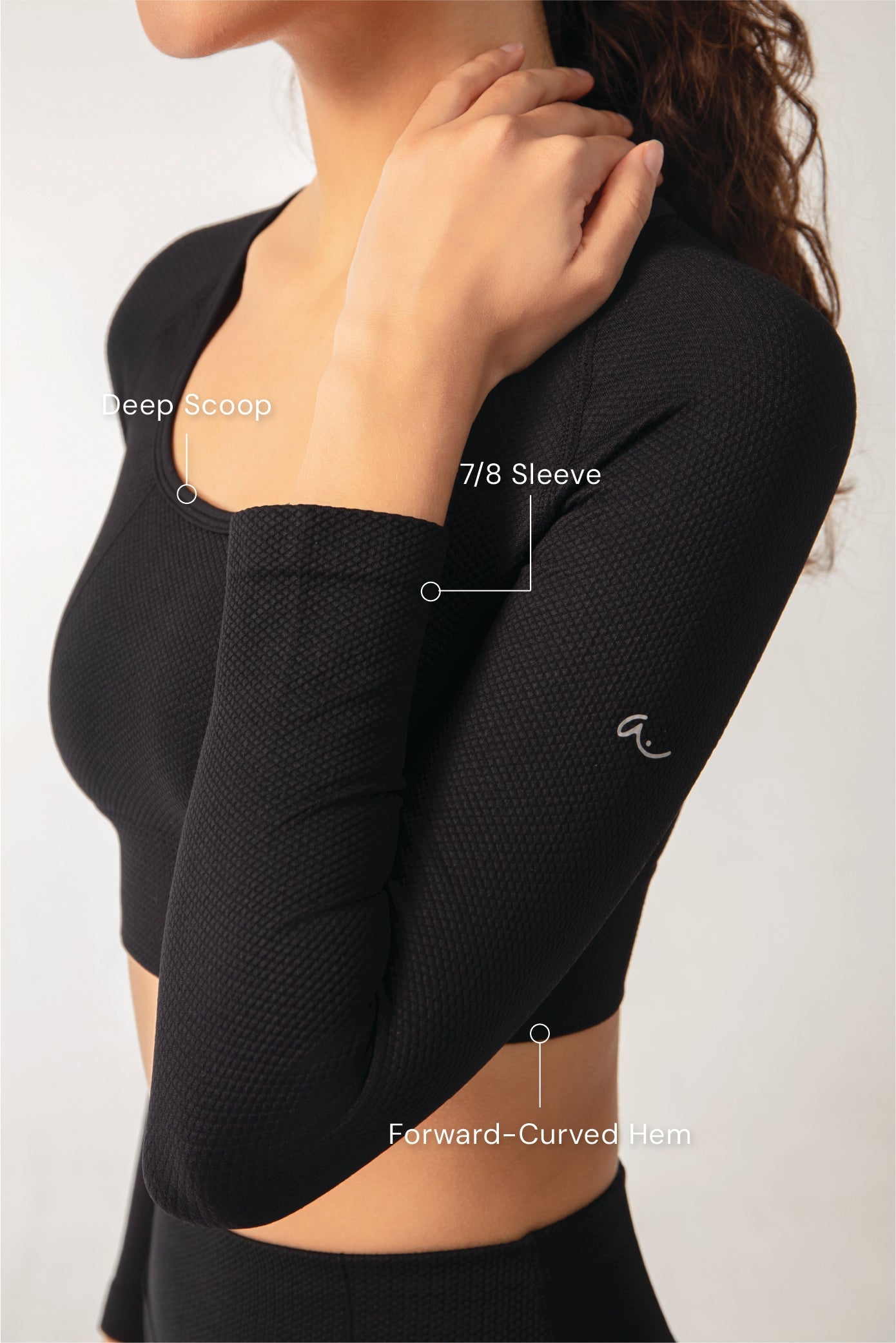 TERRA Crop Top - Black