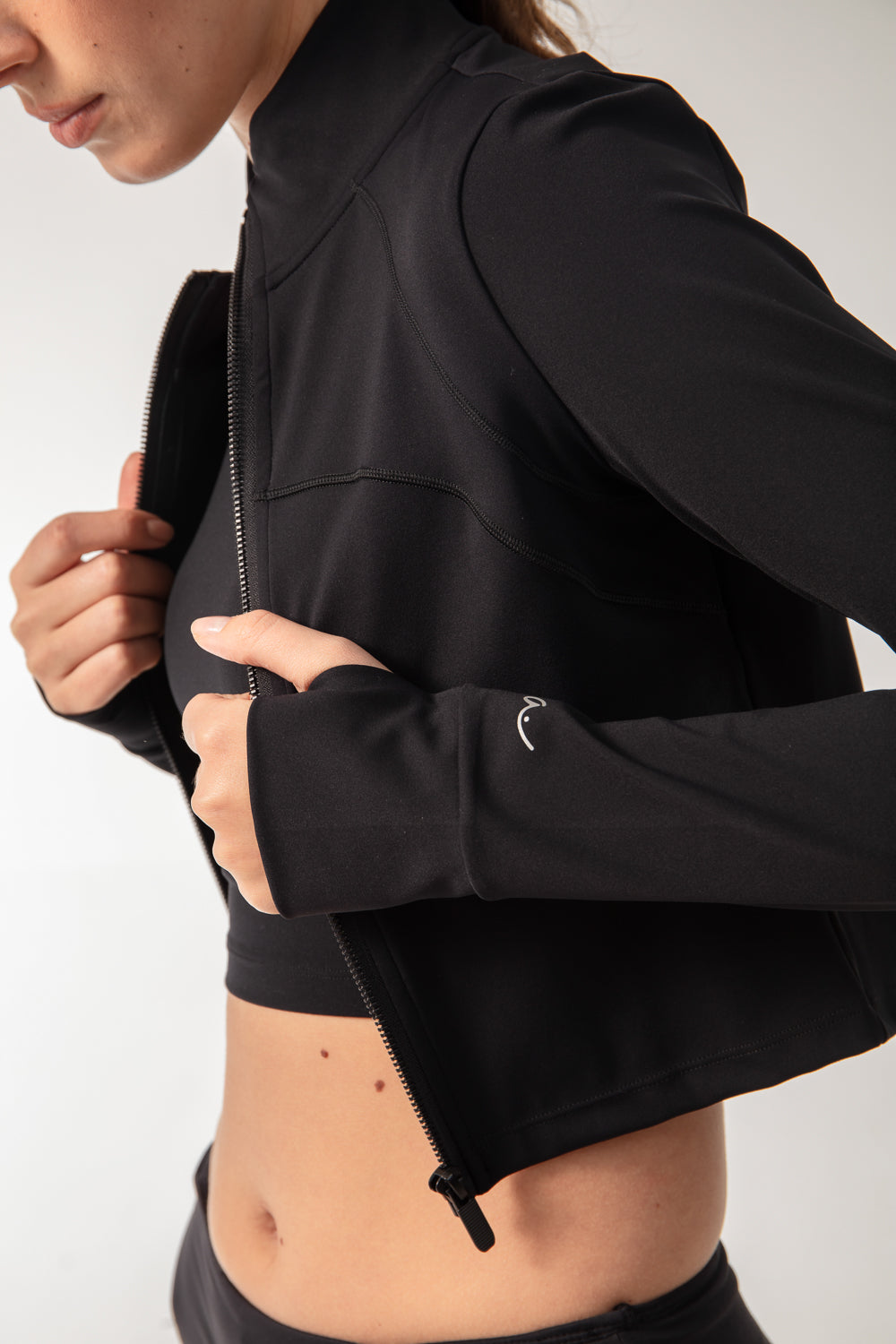 AURA Jacket - Black