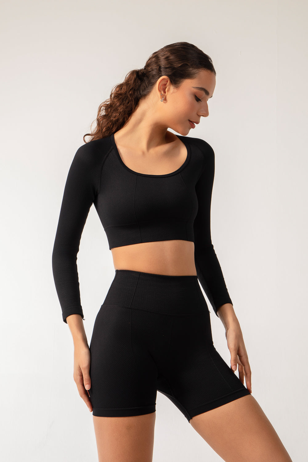 TERRA Crop Top - Black